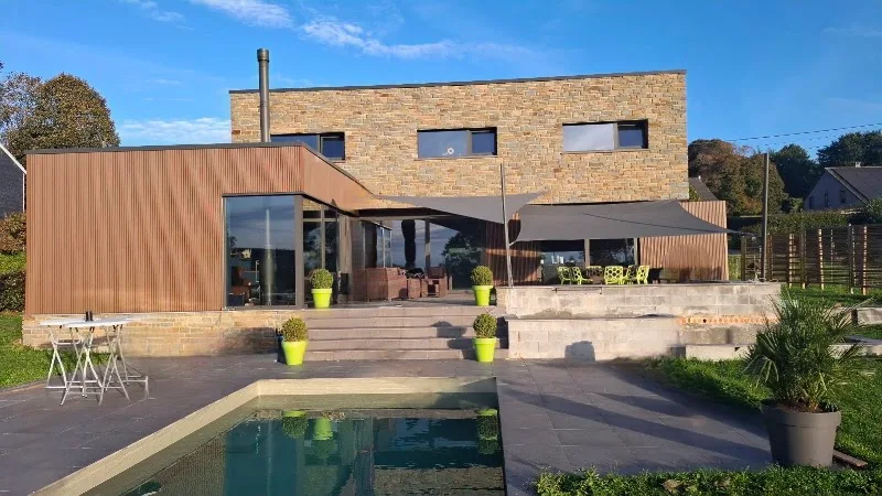 Elevé outdoors, photo 3