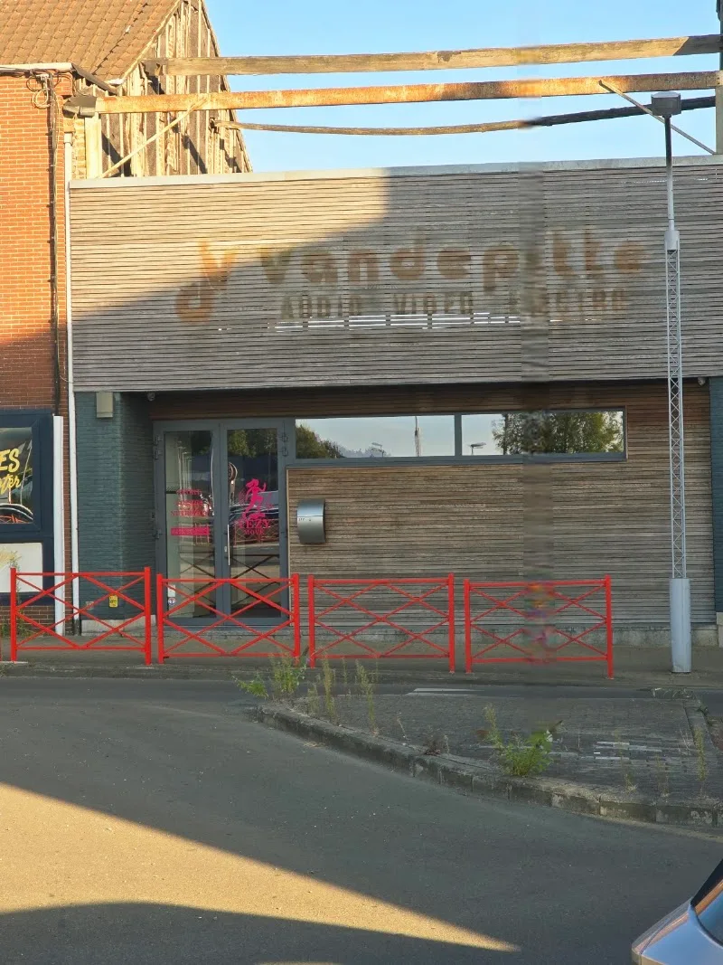 YEZY Move, photo 1